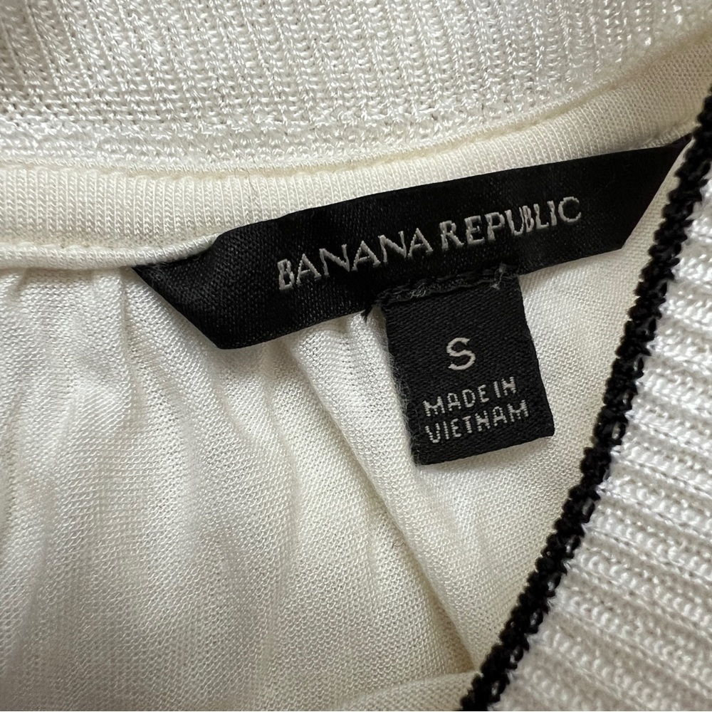 Banana Republic High Neck Sleeveless Top - Picture 9 of 11